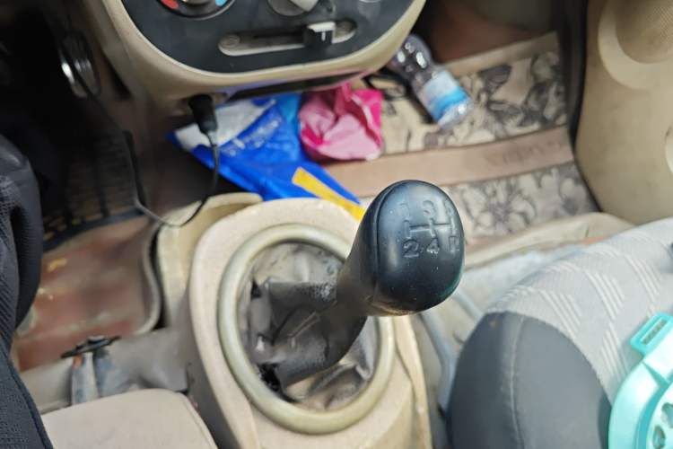 Used BAIC Weiwang 306 2011 1.3L base model 7 seats Gear Lever