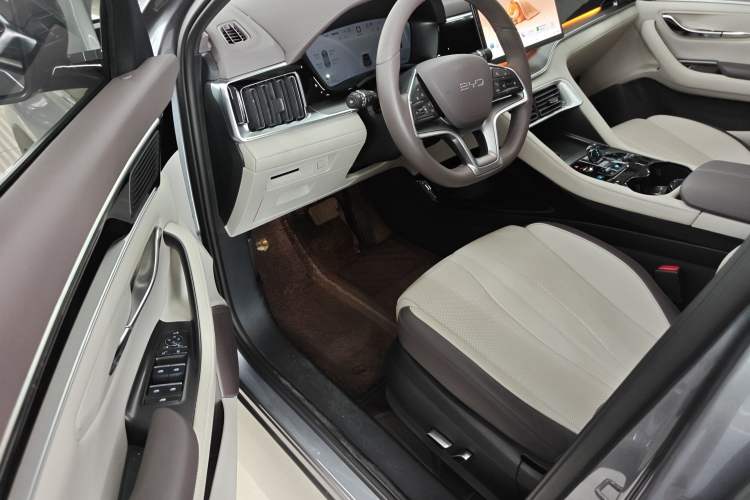 Used BYD Song PLUS New Energy 2025 DM-i 112KM Prestige Model
