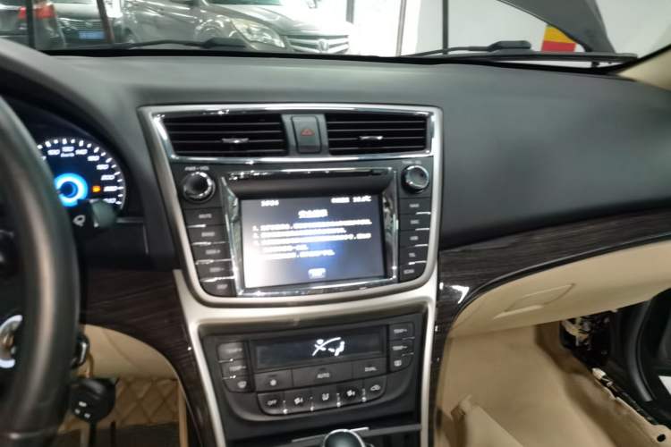 Used CHANGAN Raeton 2014 1.8T Automatic Elite Anniversary Edition China IV Standard