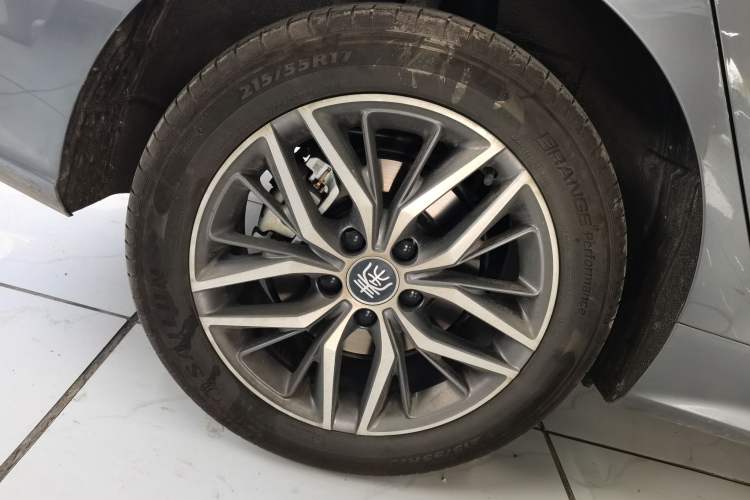 Used BYD Qin PLUS 2025 EV 510KM Standard Range Model Right Rear Wheel Hub