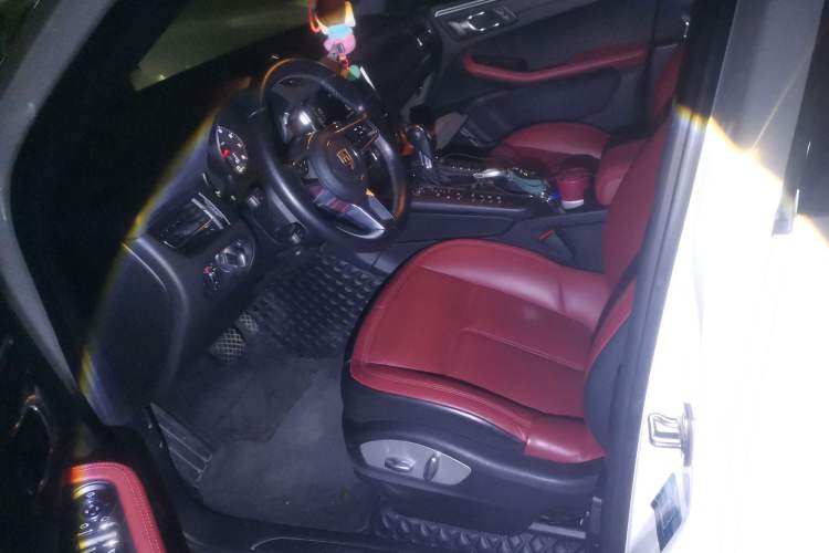 Used Porsche Macan 2018 Macan 2.0T