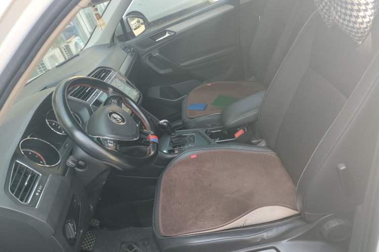 Used Volkswagen Tiguan L 2018 330TSI Automatic Two-Wheel Drive Luxury Edition Left Front Seat