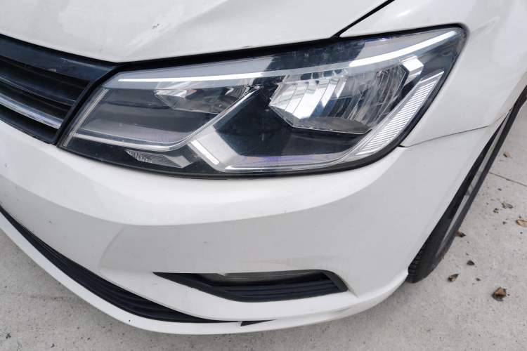 Used Volkswagen Lamando 2017 230TSI DSG Fashion Edition Left Front Headlight