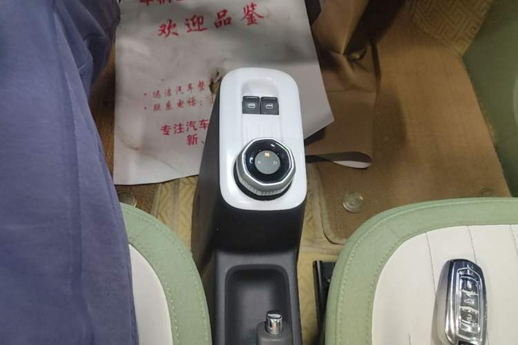 Used Geely Galaxy Panda 2025 210km Panda Rider Gear Lever