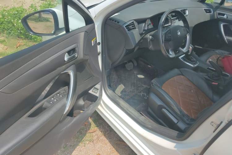 Used DS 5LS 2015 1.6T Style Edition THP160
