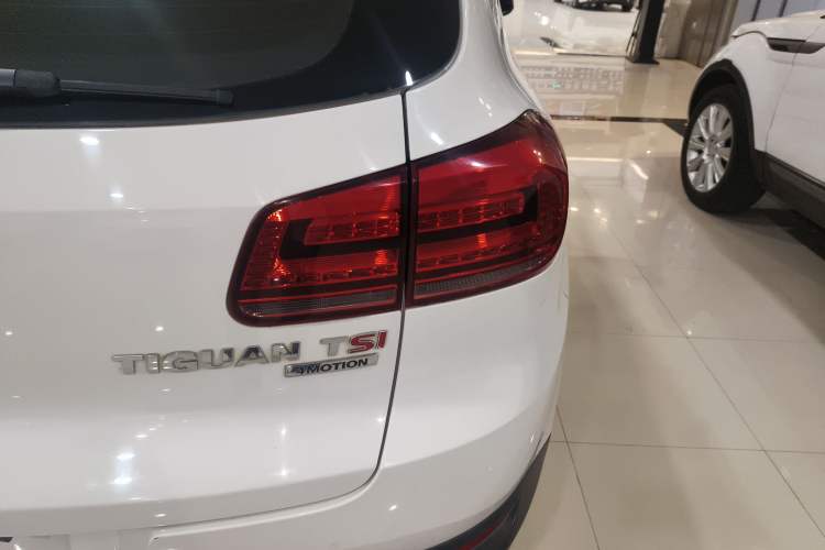 Used Volkswagen Tiguan L 2015 1.8TSI Automatic All-Wheel Drive Comfort Edition
