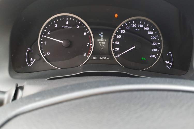 Used Lexus ES 2013 250 Elegant Edition Odometer Close Up