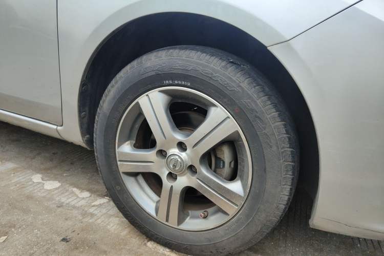 Used Nissan Sunny 2011 1.5XE CVT Comfort Edition Right Front Wheel Hub