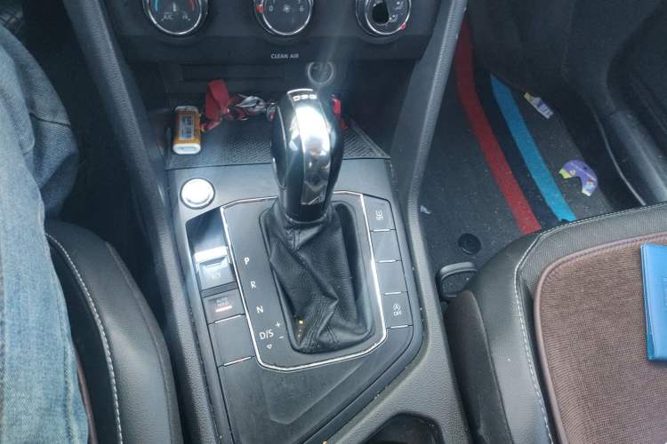 Used Volkswagen Tiguan L 2018 330TSI Automatic Two-Wheel Drive Luxury Edition Gear Lever