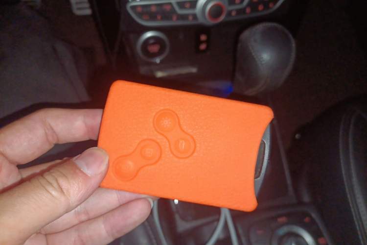 Used Renault Koleos 2012 2.5L Two-Wheel Drive Comfort Edition with Navigation Vehicle Key