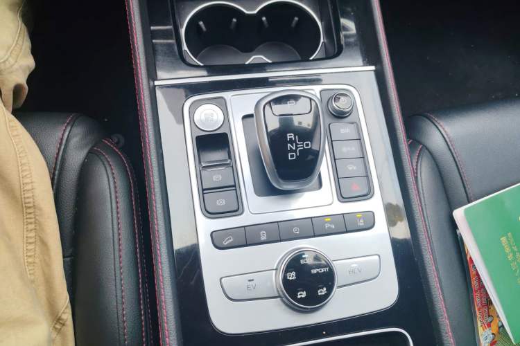 Used BYD Tang New Energy 2018 DM 2.0T All-Wheel Drive Smart Connectivity Luxury Model 7 Seats China V Emission Standard
