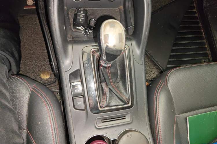 Used CHANGAN CS75 2016 1.8T Automatic Elite Model China V Standard Gear Lever