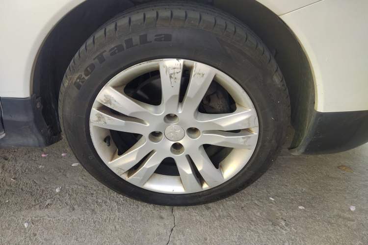 Used Peugeot 3008 2015 1.6THP Automatic Prestige Edition Right Front Wheel Hub