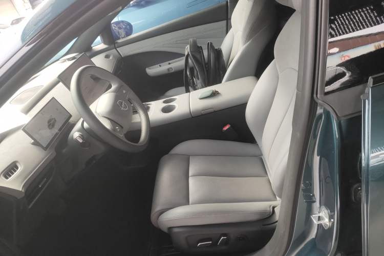 Used Nissan N7 2025 510 Air Left Front Seat