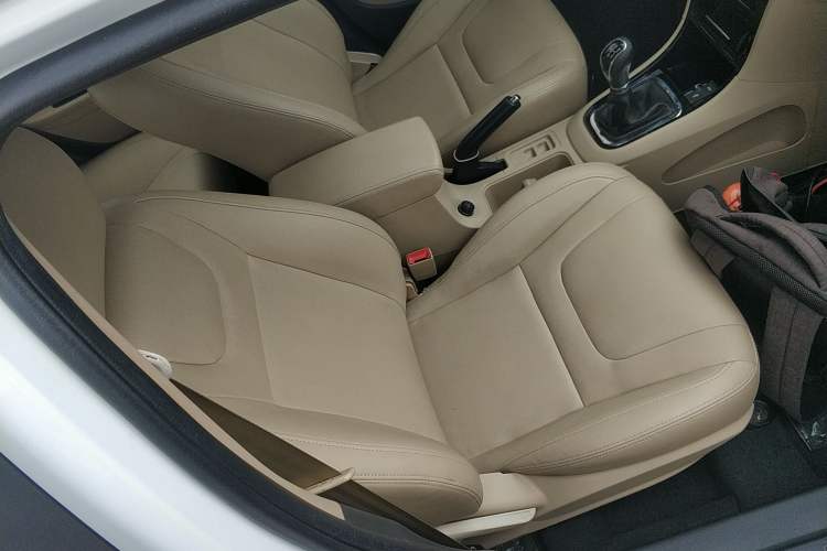 Used Chery E3 2013 1.5L Manual ZhiShang Model