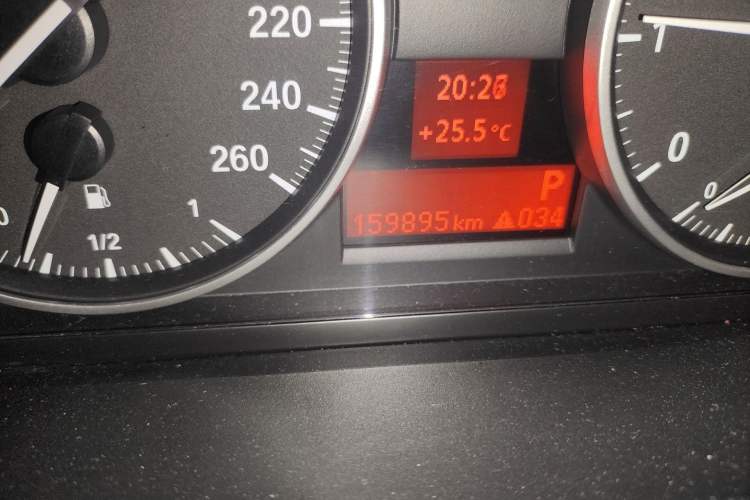 Used BMW X1 2012 sDrive18i Fashion Model Odometer Close Up