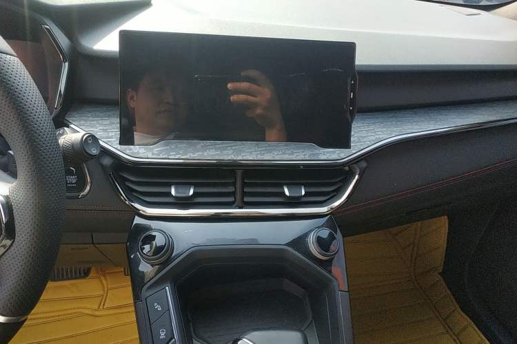 Used Lynk & Co 06 2021 1.5T Shero Pink Special Edition
