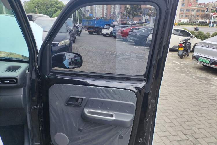 Used Wuling Zhiguang New Energy 2025 Comfort Model