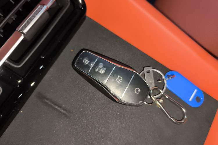 Used BYD Tang L 2025 DM 175KM Drone Player Edition