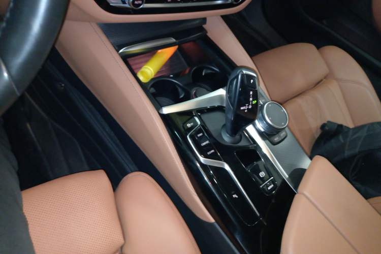 Used BMW 5 Series (Import) 2022 525i M Sport Package
