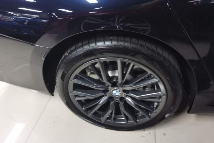 Used BMW 3 Series 2024 330Li M Sport Night Edition Package Right Rear Wheel Hub