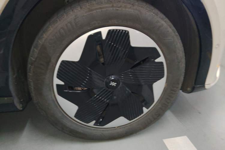 Used IM LS7 2023 90 kWh Elite Rear-Drive Version