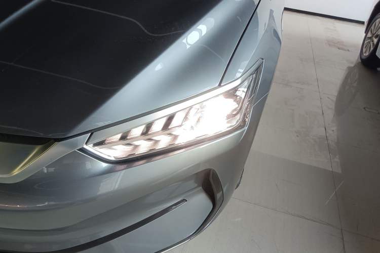 Used BYD Qin PLUS 2024 Honor Edition EV 420KM Leading Model
