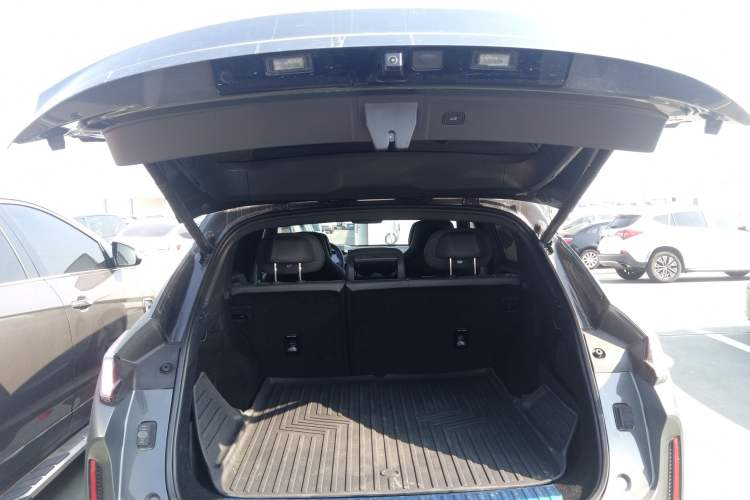 Used Lynk & Co 08 EM-P 2023 245km Ultra-Long Range Halo
