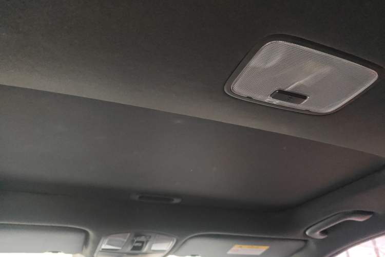 Used Hyundai ENCINO 2018 1.6T Dual-Clutch ZhiPao Edition China V Standard Headliner