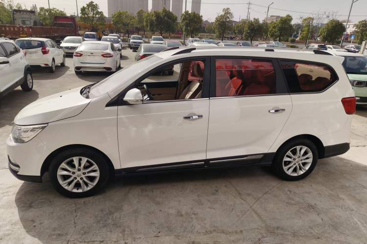 Used Baojun 730 2016 1.8L iAMT Comfort Version 7 Seats
