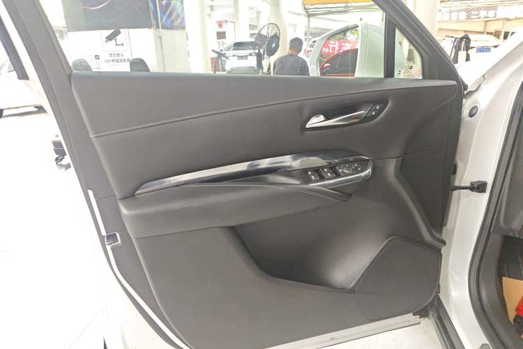 Used Cadillac XT4 2018 28T Two-Wheel Drive Tech Version