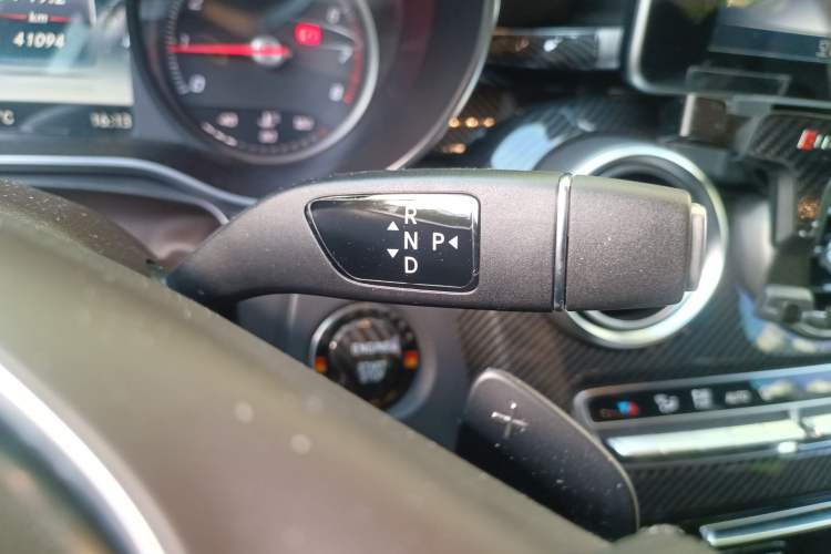 Used Mercedes-Benz GLC 2019 GLC 260 L 4MATIC Dynamic Model Gear Lever