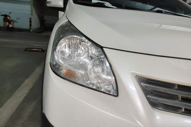 Used Toyota Verso 2015 180E CVT Crossover Edition Right Front Headlight