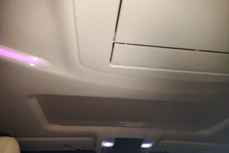 Used Toyota Vellfire 2021 Crown Dual-Engine 2.5L HV Supreme Edition
