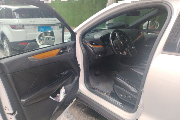 Used Lincoln MKC 2017 2.0T Two-Wheel-Drive Luxury Edition Driver Seat