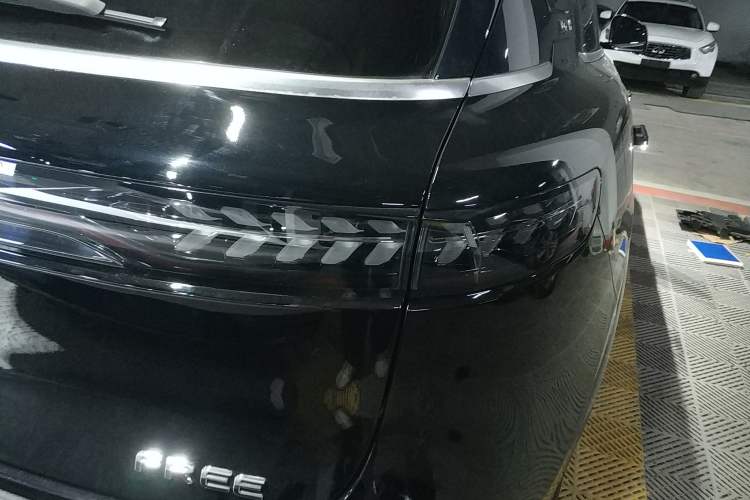 Used VOYAH FREE 2021 Four-Wheel Drive Standard Range-Extended Exclusive Luxury Package Right Rear Taillight