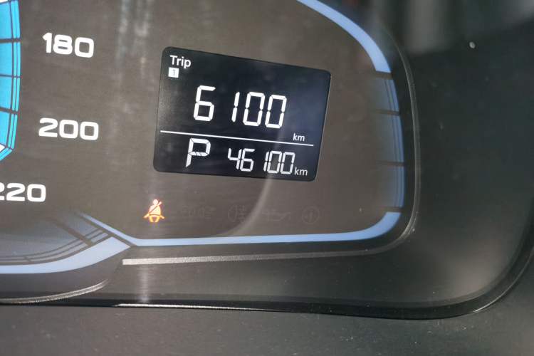 Used Roewe 360 2015 1.5L Automatic Luxury Edition Odometer Close Up