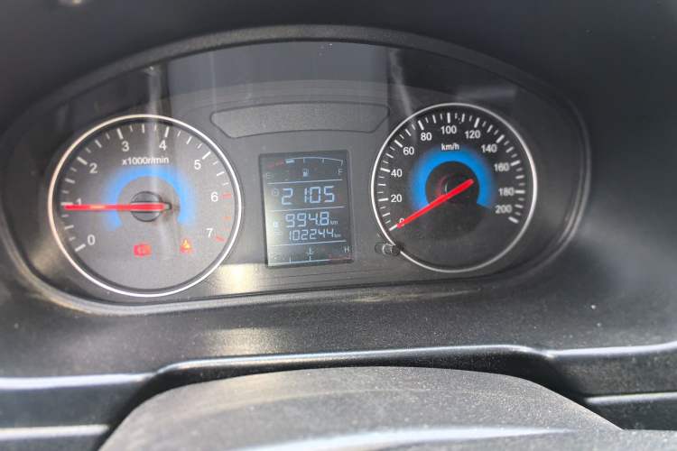 Used Dongfeng Fengon 330 2014 1.5L Manual Utility Version DK15
