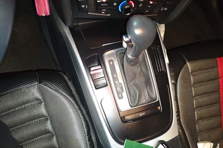 Used Audi A4L 2012 2.0 TFSI automatic standard version