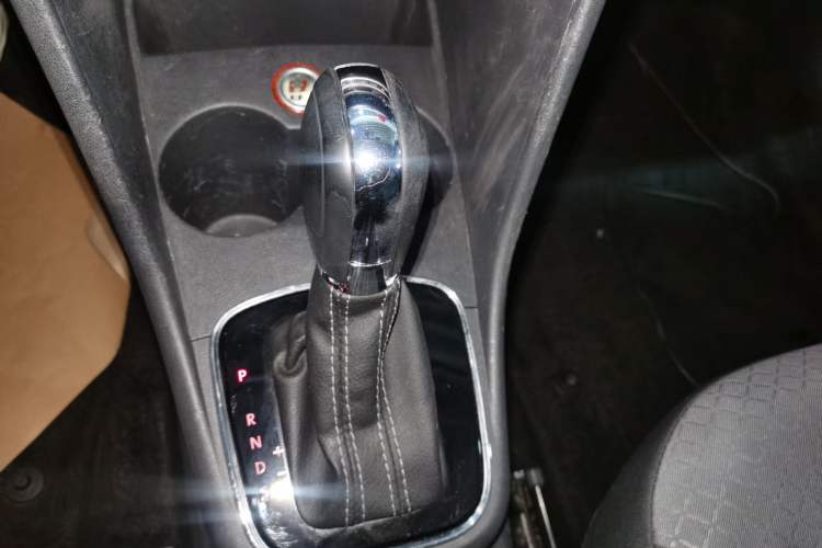 Used Volkswagen Polo 2014 1.6L Cross Polo Automatic Gear Lever