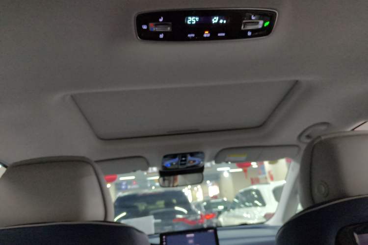 Used Roewe iMAX8 2021 400TGI Supreme Series Ultimate Edition