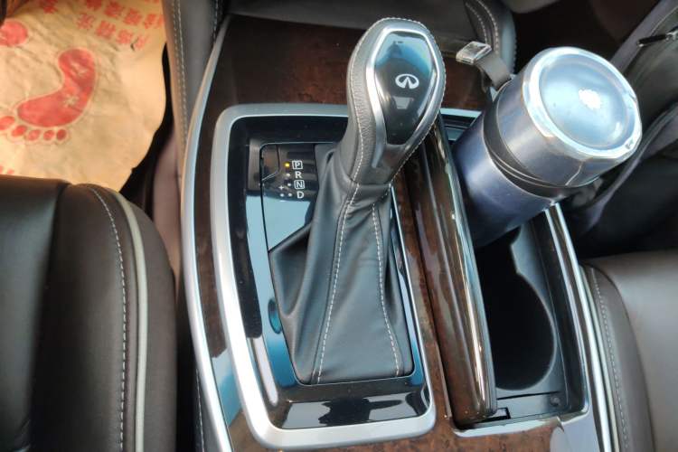 Used Infiniti QX60 2018 2.5 S/C Hybrid Two-Wheel-Drive Excellence Edition China VI Standard
