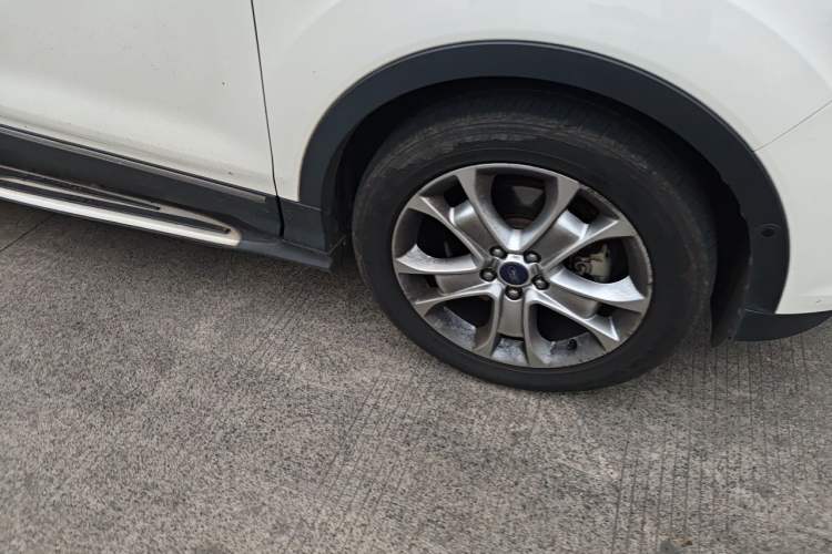 Used Ford Kuga 2015 2.0L GTDi Four-Wheel-Drive Sport Model