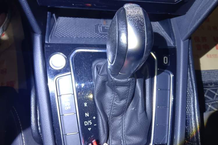 Used Volkswagen Magotan 2020 330TSI DSG Luxury Edition Gear Lever