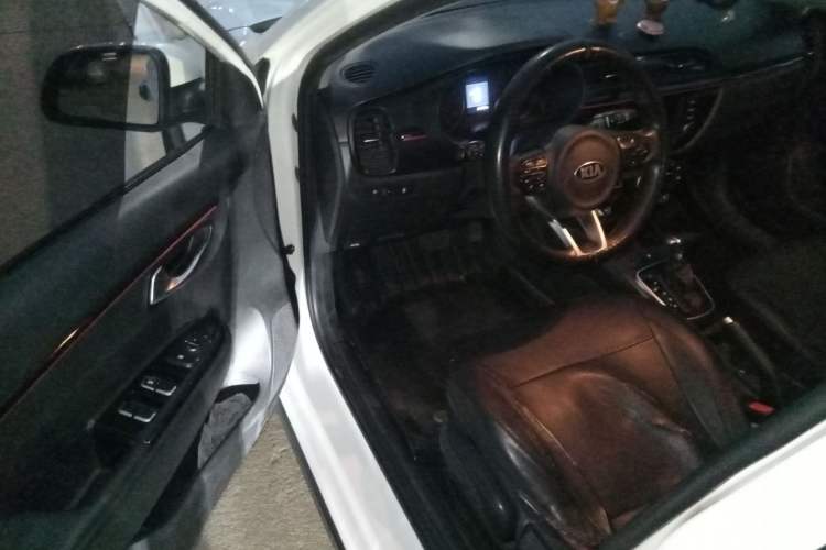 Used Kia KX Cross 2017 1.4L AT GLS
