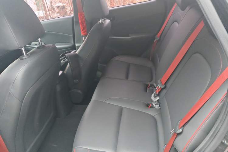 Used Hyundai ENCINO 2018 1.6T Dual-Clutch ZhiPao Edition China V Standard Left Rear Seat