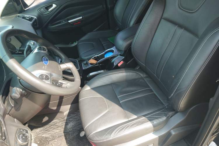 Used Ford Kuga 2013 2.0L GTDi Four-Wheel-Drive Sport Model
